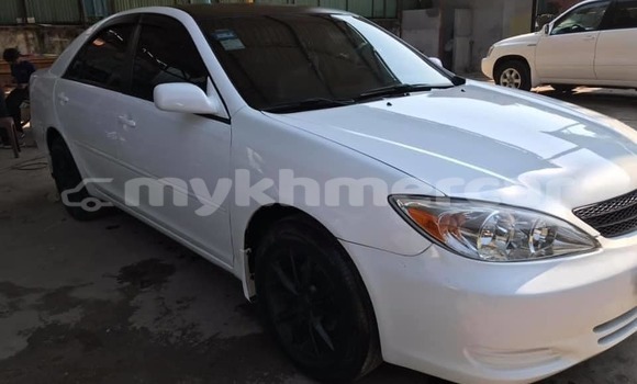 Acheter Occasion Voiture Toyota Camry Blanc à Amleang, Kampong Speu Province Acheter Occasion Voiture Toyota Camry Blanc à Amleang, Kampong Speu Province