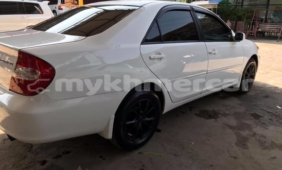Acheter Occasion Voiture Toyota Camry Blanc à Amleang, Kampong Speu Province Acheter Occasion Voiture Toyota Camry Blanc à Amleang, Kampong Speu Province