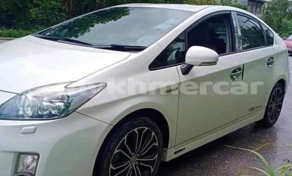 ទិញ បានប្រើ Toyota Prius White ឡាន} ក្នុង Amleang ក្នុង Kampong Speu Province ទិញ បានប្រើ Toyota Prius White ឡាន} ក្នុង Amleang ក្នុង Kampong Speu Province