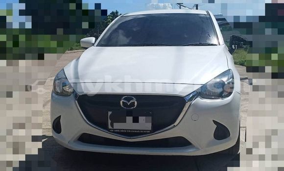 Buy Used Mazda Mazda 2 White Car in Amleang in Kampong Speu Province