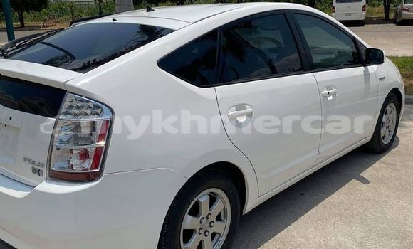 ទិញ បានប្រើ Toyota Prius White ឡាន} ក្នុង Amleang ក្នុង Kampong Speu Province ទិញ បានប្រើ Toyota Prius White ឡាន} ក្នុង Amleang ក្នុង Kampong Speu Province