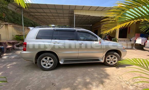 Buy Used Toyota Highlander Silver Car in Amleang in Kampong Speu Province Buy Used Toyota Highlander Silver Car in Amleang in Kampong Speu Province