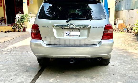 Buy Used Toyota Highlander Silver Car in Amleang in Kampong Speu Province Buy Used Toyota Highlander Silver Car in Amleang in Kampong Speu Province