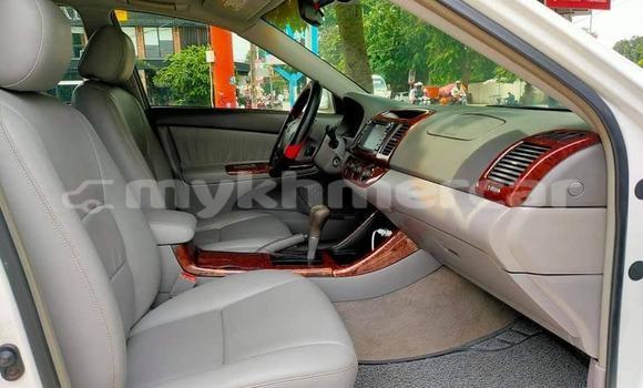 Buy Used Toyota Camry White Car in Amleang in Kampong Speu Province Buy Used Toyota Camry White Car in Amleang in Kampong Speu Province