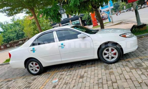 Buy Used Toyota Camry White Car in Amleang in Kampong Speu Province Buy Used Toyota Camry White Car in Amleang in Kampong Speu Province