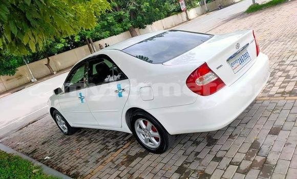 Buy Used Toyota Camry White Car in Amleang in Kampong Speu Province Buy Used Toyota Camry White Car in Amleang in Kampong Speu Province