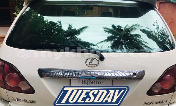 Buy Used Lexus RX 300 Beige Car in Amleang in Kampong Speu Province Buy Used Lexus RX 300 Beige Car in Amleang in Kampong Speu Province