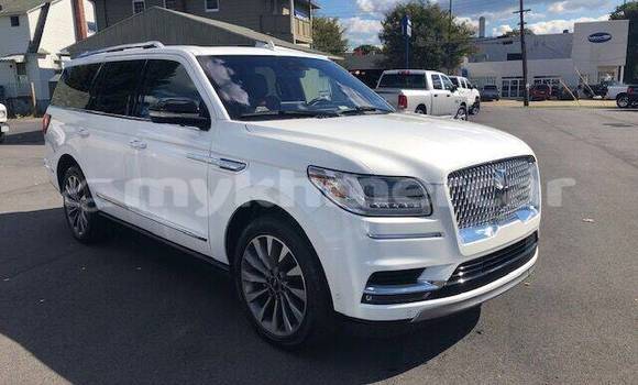 Buy Import Lincoln Navigator White Car in Phnom Penh in Phnom Penh