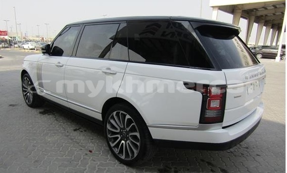 Acheter Occasion Voiture Land Rover Range Rover Blanc à Banlung, Ratanakiri Province Acheter Occasion Voiture Land Rover Range Rover Blanc à Banlung, Ratanakiri Province