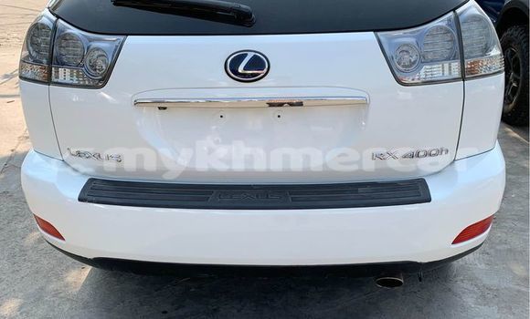 Buy Used Lexus RX White Car in Amleang in Kampong Speu Province Buy Used Lexus RX White Car in Amleang in Kampong Speu Province