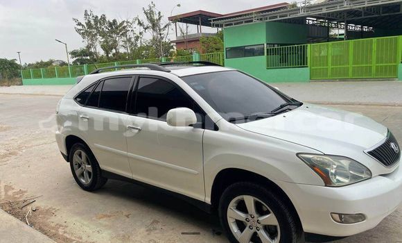 Buy Used Lexus RX White Car in Amleang in Kampong Speu Province Buy Used Lexus RX White Car in Amleang in Kampong Speu Province