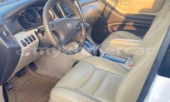 Buy Used Toyota Highlander White Car in Amleang in Kampong Speu Province Buy Used Toyota Highlander White Car in Amleang in Kampong Speu Province