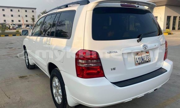 Buy Used Toyota Highlander White Car in Amleang in Kampong Speu Province Buy Used Toyota Highlander White Car in Amleang in Kampong Speu Province