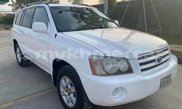 Buy Used Toyota Highlander White Car in Amleang in Kampong Speu Province Buy Used Toyota Highlander White Car in Amleang in Kampong Speu Province