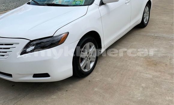 Buy Used Toyota Camry White Car in Amleang in Kampong Speu Province Buy Used Toyota Camry White Car in Amleang in Kampong Speu Province