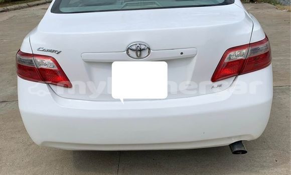 Buy Used Toyota Camry White Car in Amleang in Kampong Speu Province Buy Used Toyota Camry White Car in Amleang in Kampong Speu Province