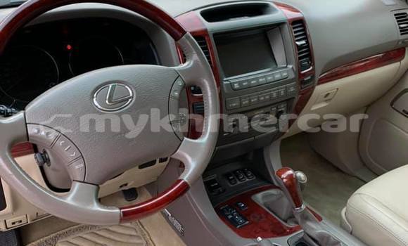 Buy Used Lexus GX White Car in Amleang in Kampong Speu Province Buy Used Lexus GX White Car in Amleang in Kampong Speu Province