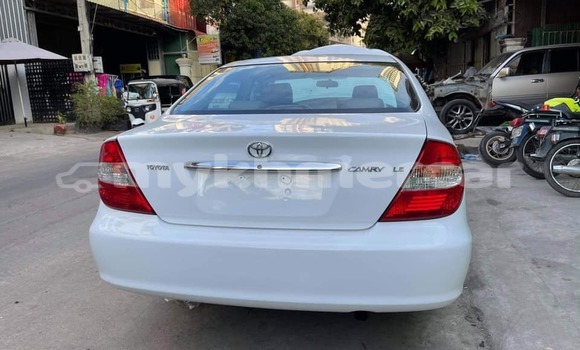 Buy Used Toyota Camry White Car in Amleang in Kampong Speu Province Buy Used Toyota Camry White Car in Amleang in Kampong Speu Province