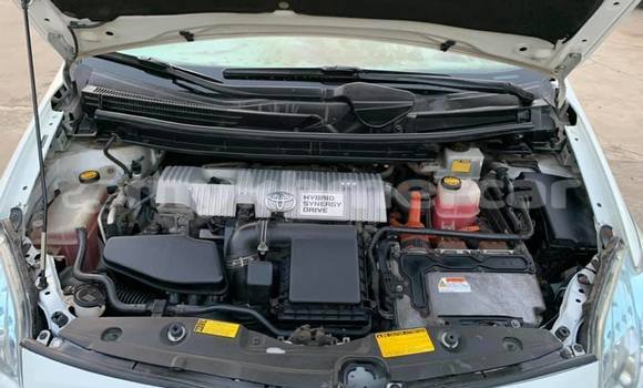 Buy Used Toyota Prius White Car in Amleang in Kampong Speu Province Buy Used Toyota Prius White Car in Amleang in Kampong Speu Province