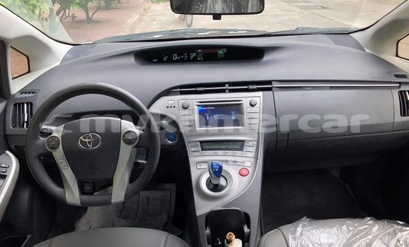 Buy Used Toyota Prius White Car in Amleang in Kampong Speu Province Buy Used Toyota Prius White Car in Amleang in Kampong Speu Province