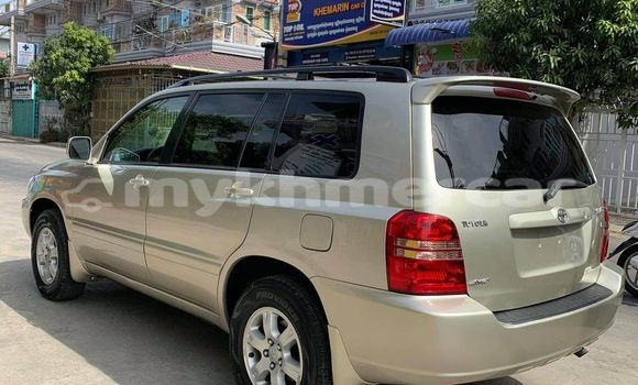 Buy Used Toyota Highlander Beige Car in Amleang in Kampong Speu Province Buy Used Toyota Highlander Beige Car in Amleang in Kampong Speu Province