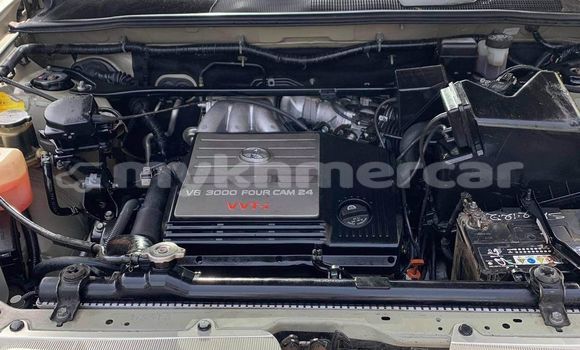 Buy Used Toyota Highlander Beige Car in Amleang in Kampong Speu Province Buy Used Toyota Highlander Beige Car in Amleang in Kampong Speu Province