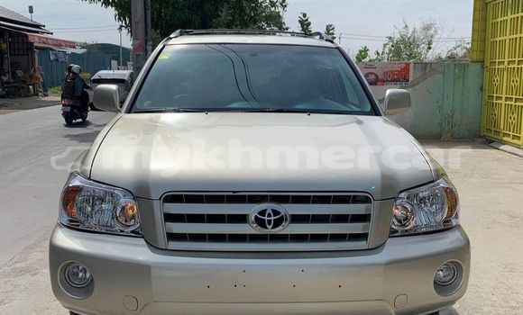Buy Used Toyota Highlander Beige Car in Amleang in Kampong Speu Province Buy Used Toyota Highlander Beige Car in Amleang in Kampong Speu Province