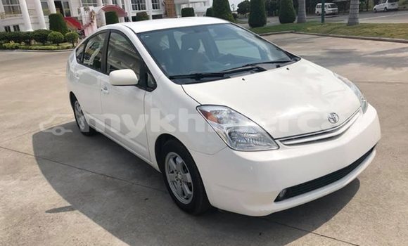 Buy Used Toyota Prius White Car in Phnom Penh in Phnom Penh Buy Used Toyota Prius White Car in Phnom Penh in Phnom Penh