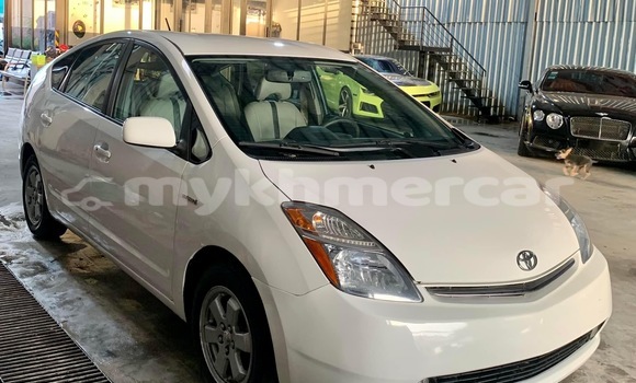 Buy Used Toyota Prius White Car in Phnom Penh in Phnom Penh Buy Used Toyota Prius White Car in Phnom Penh in Phnom Penh