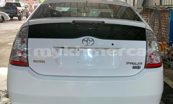 Buy Used Toyota Prius White Car in Phnom Penh in Phnom Penh Buy Used Toyota Prius White Car in Phnom Penh in Phnom Penh