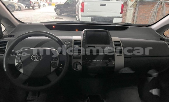 Buy Used Toyota Prius White Car in Phnom Penh in Phnom Penh Buy Used Toyota Prius White Car in Phnom Penh in Phnom Penh