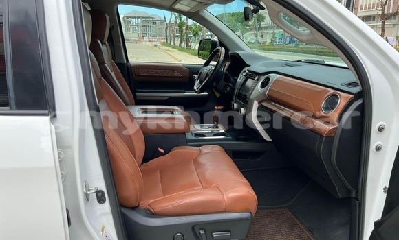 Buy Used Toyota Tundra White Car in Phnom Penh in Phnom Penh Buy Used Toyota Tundra White Car in Phnom Penh in Phnom Penh