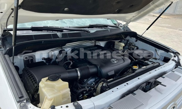 Buy Used Toyota Tundra White Car in Phnom Penh in Phnom Penh Buy Used Toyota Tundra White Car in Phnom Penh in Phnom Penh