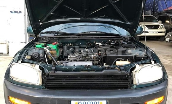 Acheter Occasion Voiture Toyota RAV4 Vert à Phnom Penh, Phnom Penh Acheter Occasion Voiture Toyota RAV4 Vert à Phnom Penh, Phnom Penh