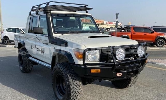 Buy Used Toyota Land Cruiser White Car in Bavet in Svay Rieng Province Buy Used Toyota Land Cruiser White Car in Bavet in Svay Rieng Province