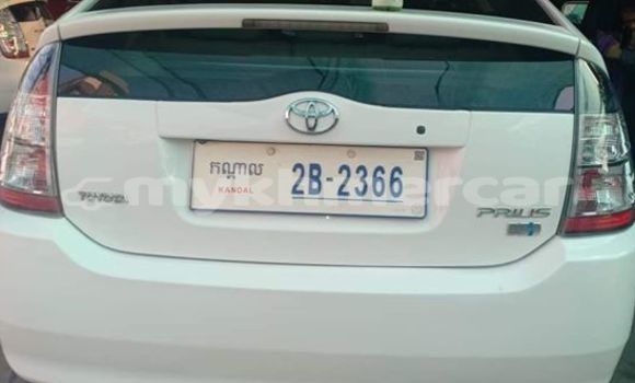 Buy Used Toyota Prius White Car in Phnom Penh in Phnom Penh Buy Used Toyota Prius White Car in Phnom Penh in Phnom Penh