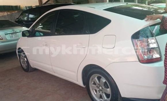Buy Used Toyota Prius White Car in Phnom Penh in Phnom Penh Buy Used Toyota Prius White Car in Phnom Penh in Phnom Penh