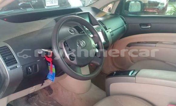 Buy Used Toyota Prius White Car in Phnom Penh in Phnom Penh Buy Used Toyota Prius White Car in Phnom Penh in Phnom Penh