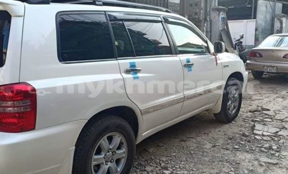 Buy Used Toyota Highlander White Car in Phnom Penh in Phnom Penh Buy Used Toyota Highlander White Car in Phnom Penh in Phnom Penh