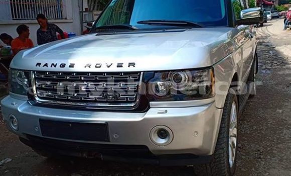 Buy Used Land Rover Range Rover Vogue Silver Car in Phnom Penh in Phnom Penh