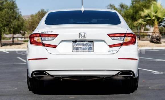 Buy Used Honda Accord White Car in Stung Treng in Stung Treng Province Buy Used Honda Accord White Car in Stung Treng in Stung Treng Province