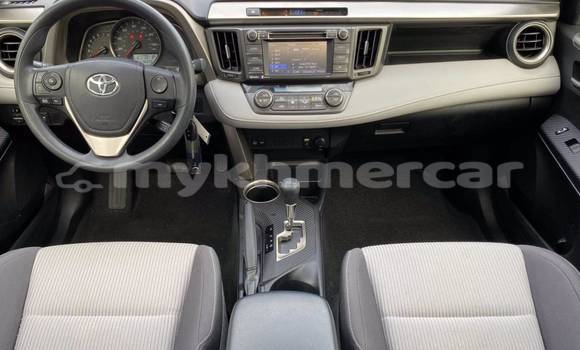 Buy Used Toyota RAV4 White Car in Ta Khmau in Kandal Province Buy Used Toyota RAV4 White Car in Ta Khmau in Kandal Province