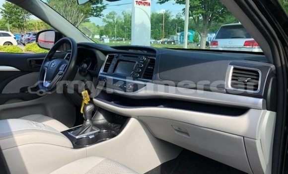 Buy Used Toyota Highlander Black Car in Roluos in Siem Reap Province Buy Used Toyota Highlander Black Car in Roluos in Siem Reap Province