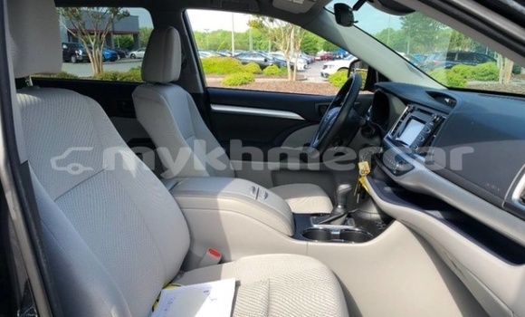 Buy Used Toyota Highlander Black Car in Roluos in Siem Reap Province Buy Used Toyota Highlander Black Car in Roluos in Siem Reap Province