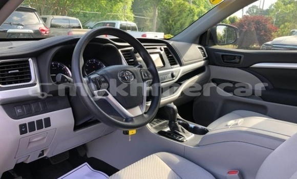 Buy Used Toyota Highlander Black Car in Roluos in Siem Reap Province Buy Used Toyota Highlander Black Car in Roluos in Siem Reap Province