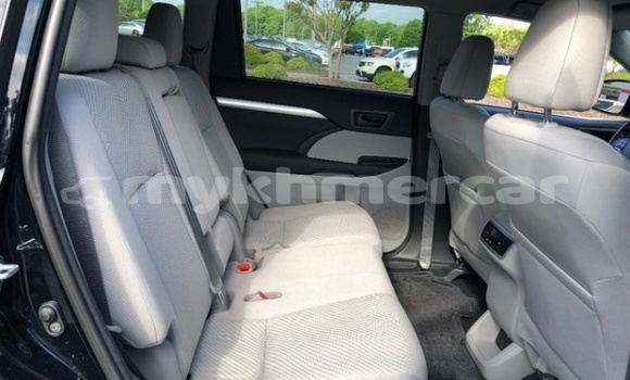 Buy Used Toyota Highlander Black Car in Roluos in Siem Reap Province Buy Used Toyota Highlander Black Car in Roluos in Siem Reap Province