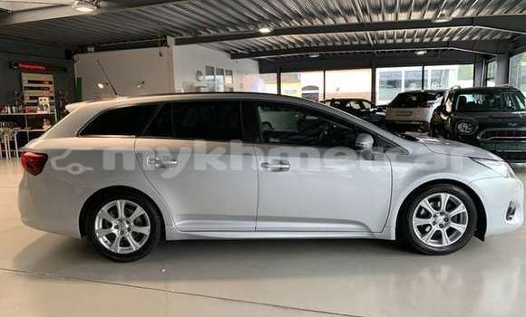 Buy Used Toyota Avensis Silver Car in Chbar Mon in Kampong Speu Province Buy Used Toyota Avensis Silver Car in Chbar Mon in Kampong Speu Province