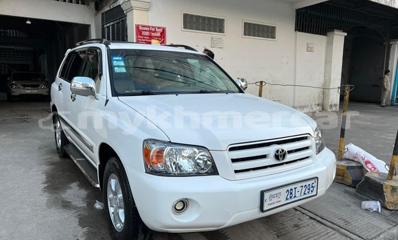 Buy Used Toyota Highlander White Car in Amleang in Kampong Speu Province Buy Used Toyota Highlander White Car in Amleang in Kampong Speu Province