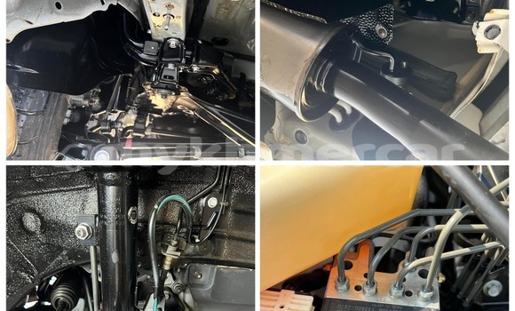 Buy Used Toyota Highlander White Car in Amleang in Kampong Speu Province Buy Used Toyota Highlander White Car in Amleang in Kampong Speu Province