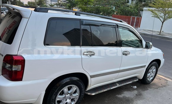 Buy Used Toyota Highlander White Car in Amleang in Kampong Speu Province Buy Used Toyota Highlander White Car in Amleang in Kampong Speu Province